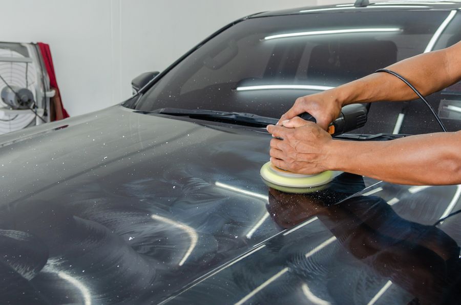 Pintura preta com brilho intenso após vitrificação cerâmica